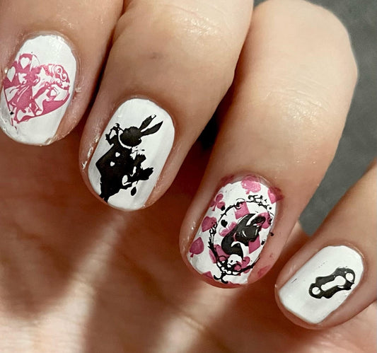 Queen of hearts Plate Nail Stamp For DIY Manicure Art Nail Stamping Tool Stamping Plate // Alice in wonderland